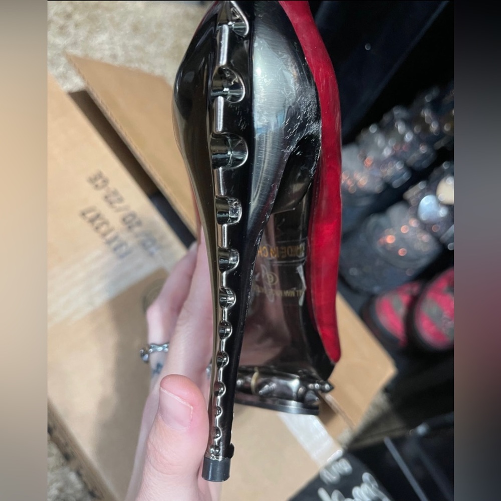 Predator Heels - Picture 6 of 9